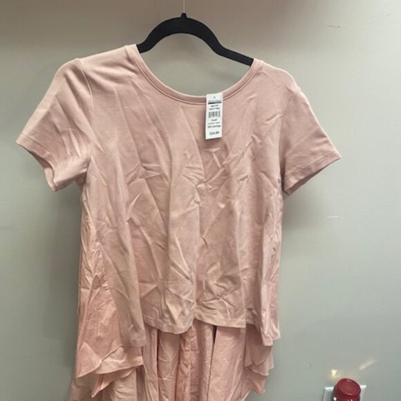 Bloomingdale's Outlet: Dusty Pink T-Shirt Top with Train - Picture 1 of 3